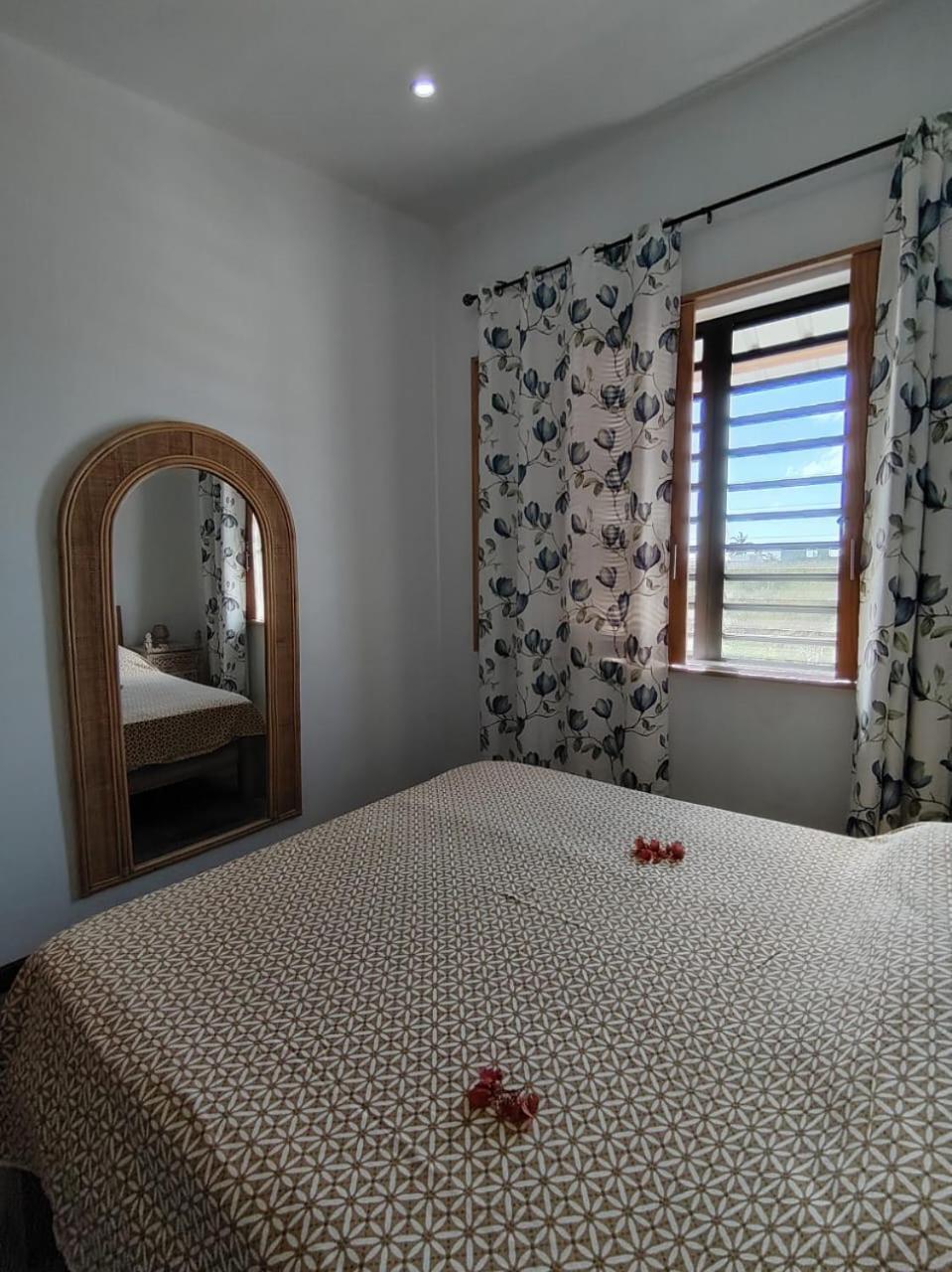 Le P'Tit Bohneur Apartment ทรู โอซ์ บิชส์ ภายนอก รูปภาพ